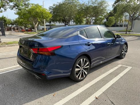Used 2022 Nissan Altima 2.5 SR FWD image 7