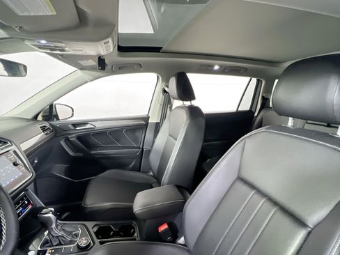 Used 2023 Volkswagen Tiguan SE image 21