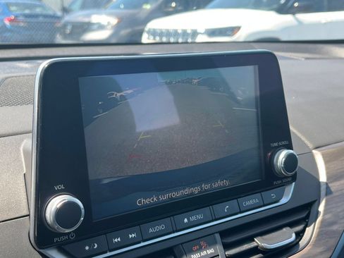 Used 2025 Nissan Altima 2.5 SV FWD image 25