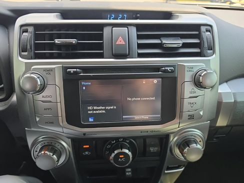 Used 2018 Toyota 4Runner SR5 AWD/4WD image 20