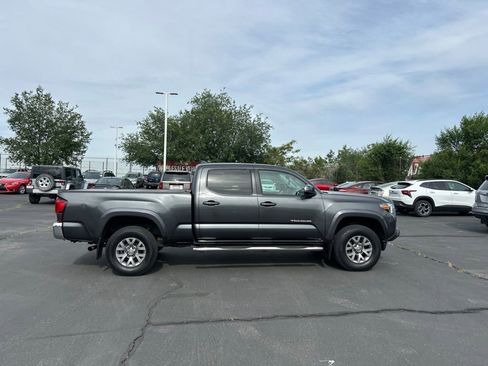 Used 2019 Toyota Tacoma SR5 AWD/4WD image 3