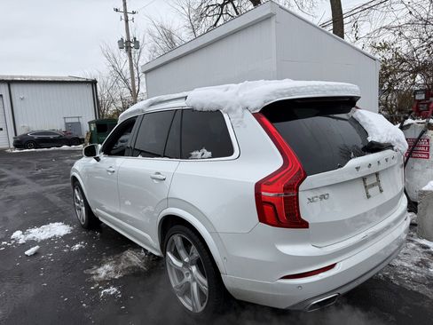 Used 2018 Volvo XC90 T6 Momentum w/ Convenience Package image 4