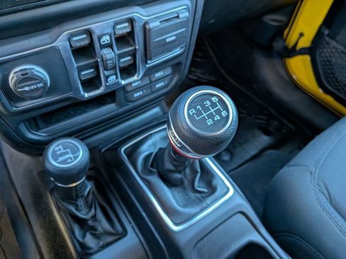 Used 2021 Jeep Wrangler Unlimited Sport image 19