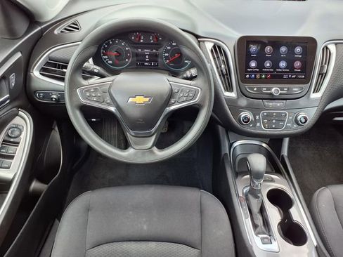 Used 2025 Chevrolet Malibu LT FWD image 6