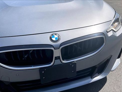 Used 2025 BMW 230i Coupe w/ Premium Package RWD image 32