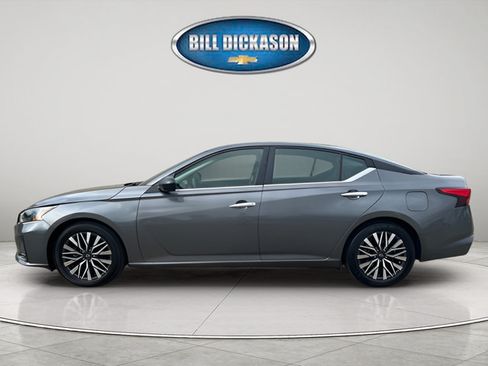 Used 2025 Nissan Altima 2.5 SV FWD image 4
