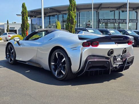 Used 2022 Ferrari SF90 Spider AWD/4WD image 4
