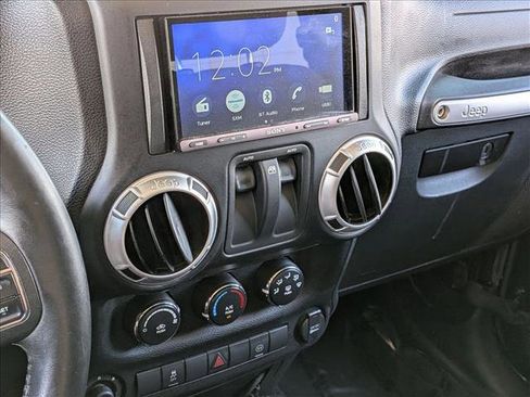 Used 2011 Jeep Wrangler Rubicon w/ Call of Duty Group AWD/4WD image 15
