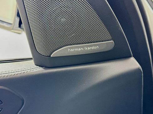 Used 2021 BMW X7 M50i image 21