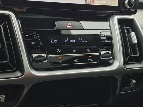Used 2023 Kia Sorento EX w/ Panoramic Sunroof Package FWD image 29