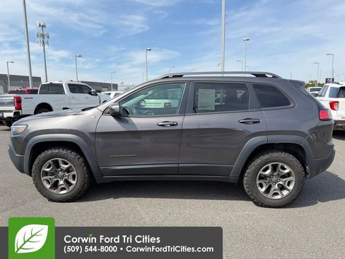 Used 2019 Jeep Cherokee Trailhawk w/ Comfort/Convenience Group AWD/4WD image 14