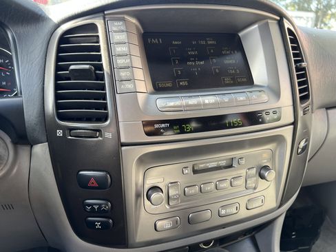 Used 2003 Toyota Land Cruiser image 13