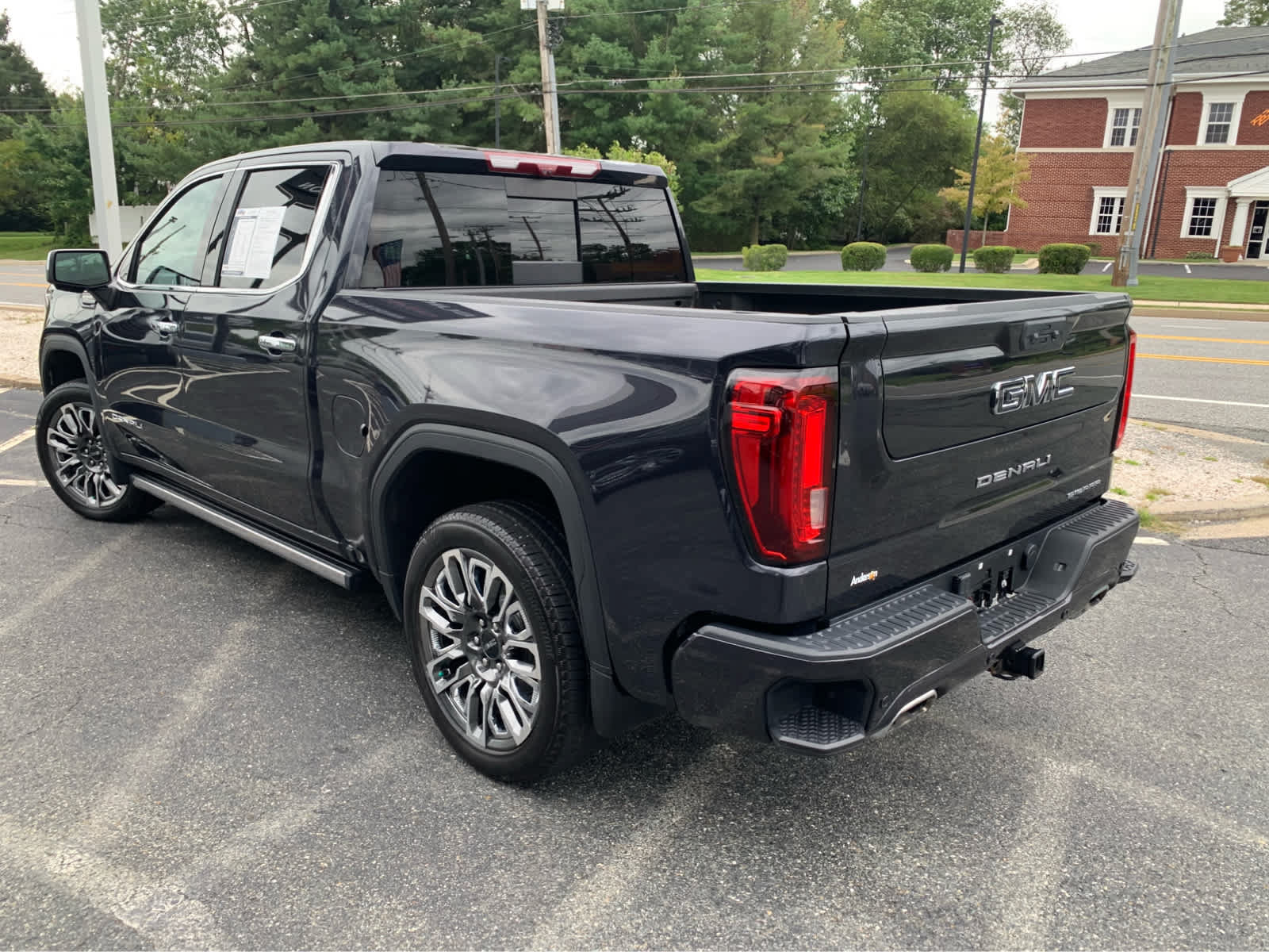 Used 2024 GMC Sierra 1500 Denali Ultimate AWD/4WD image 4