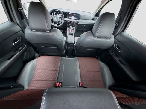 Used 2025 Nissan Kicks SR image 30