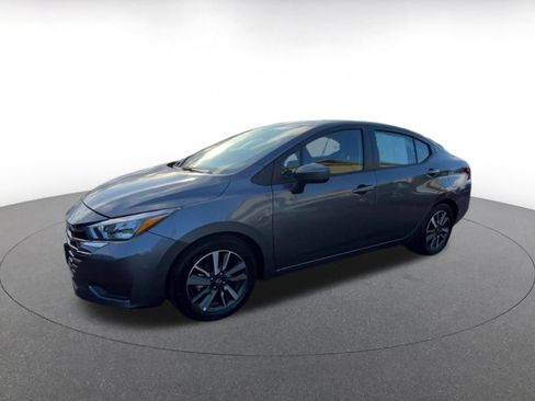 Used 2025 Nissan Versa SV FWD image 8