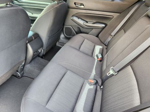 Used 2022 Nissan Altima 2.5 SV FWD image 18