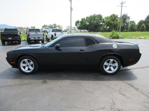 Used 2011 Dodge Challenger RWD image 8