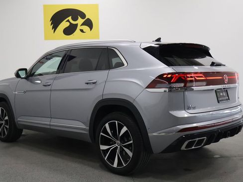 Used 2024 Volkswagen Atlas Cross Sport SEL Premium R-Line image 9