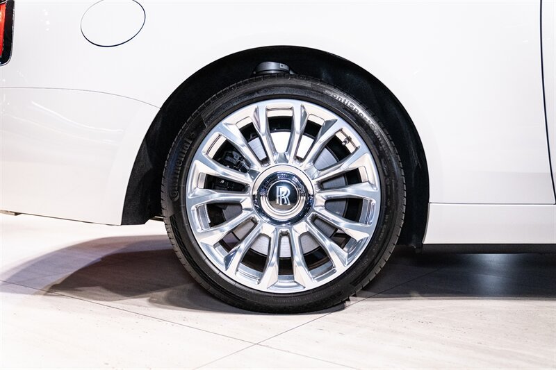 Used 2021 Rolls-Royce Dawn RWD image 25