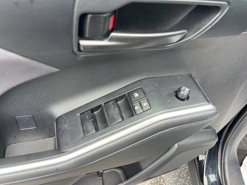 Used 2024 Toyota Highlander LE FWD image 15