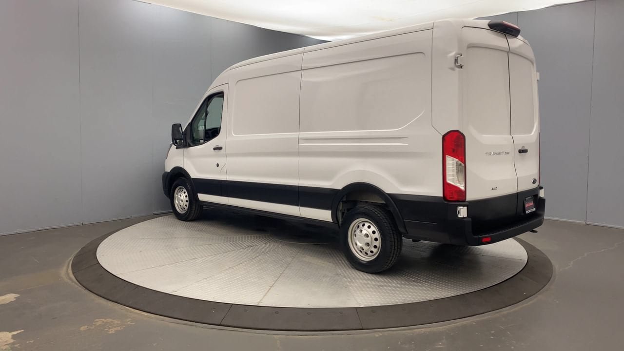 Used 2025 Ford Transit 250 148 Medium Roof Extended AWD image 3