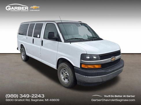 Used 2025 Chevrolet Express 2500 LT w/ LT Preferred Equipment Group RWD image 1