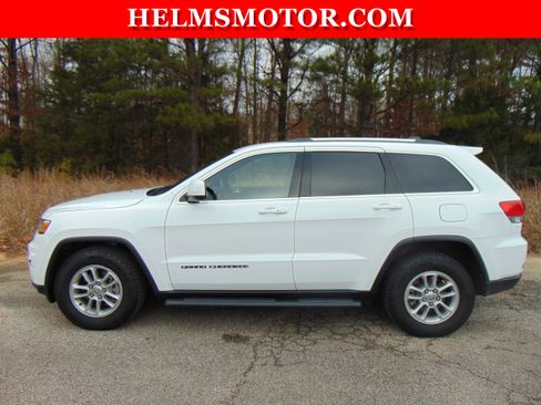 Certified 2018 Jeep Grand Cherokee Laredo image 3