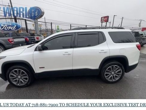 Used 2017 GMC Acadia SLT image 2