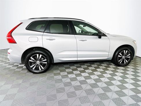 Used 2024 Volvo XC60 B5 Core image 10
