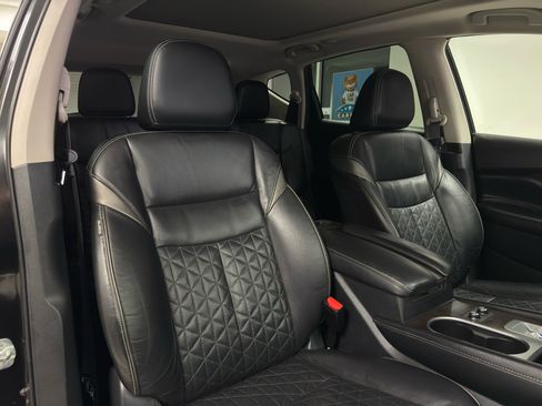 Used 2019 Nissan Murano Platinum image 12