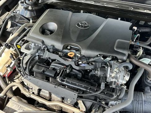 Used 2021 Toyota Camry SE w/ Convenience Package FWD image 32