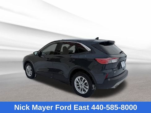 Used 2022 Ford Escape SE image 5