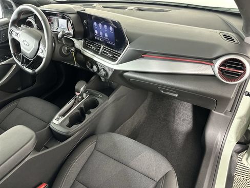 Used 2024 Chevrolet Trax RS w/ Driver Confidence Package FWD image 28