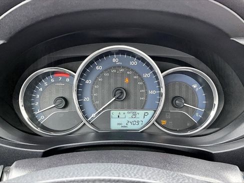 Used 2015 Toyota Corolla LE image 20