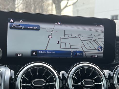 Used 2024 Mercedes-Benz GLB 250 250 image 24