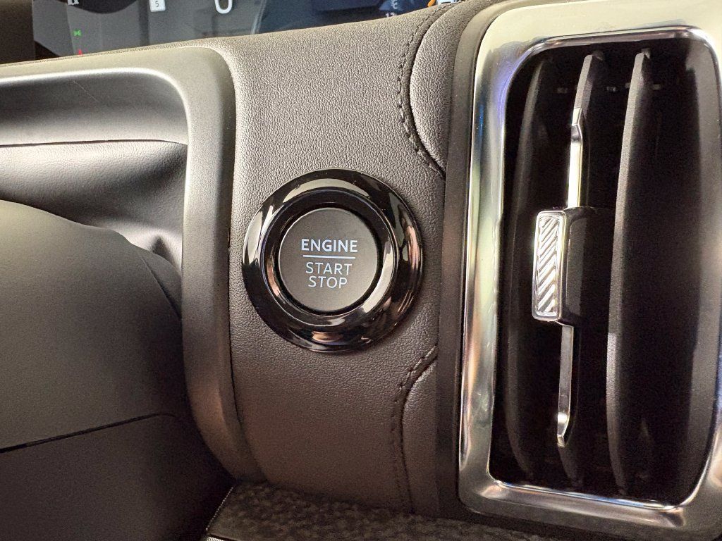 Used 2025 Ford Expedition Tremor AWD/4WD image 22