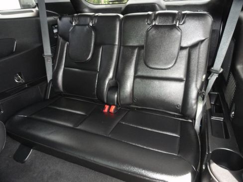 Used 2021 Ford Explorer Limited w/ Equipment Group 301A RWD image 14
