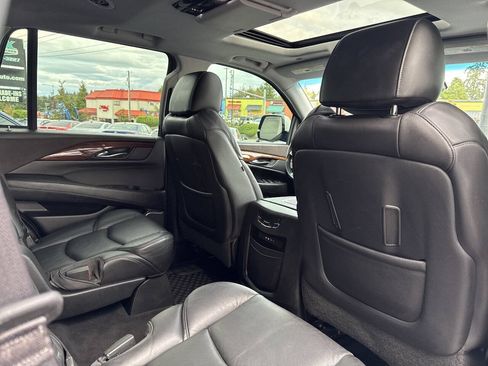 Used 2016 Cadillac Escalade Premium AWD/4WD image 21