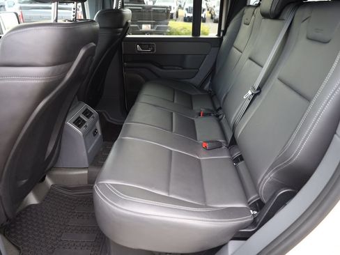 Used 2025 INEOS Grenadier AWD/4WD image 19
