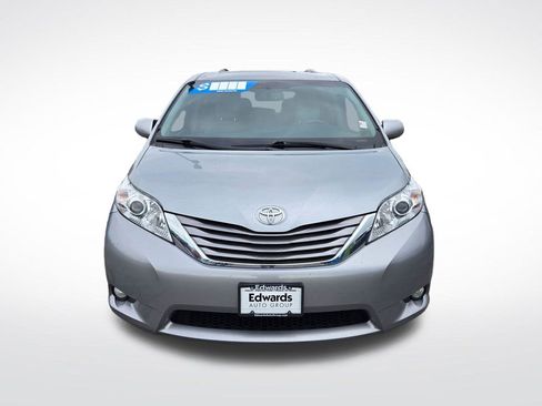 Used 2017 Toyota Sienna XLE AWD/4WD image 9