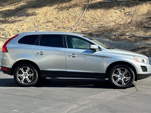 Used 2013 Volvo XC60 T6 Platinum Sport Utility 4D AWD/4WD image 3