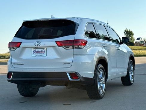 Used 2017 Toyota Highlander Limited FWD image 10