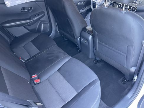 Used 2024 Nissan Sentra SV FWD image 22