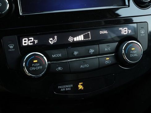 Used 2020 Nissan Rogue SL image 22