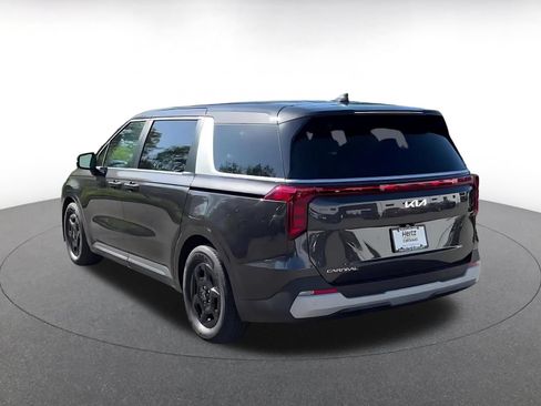 Used 2026 Kia Carnival FWD image 10