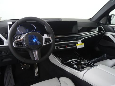 Used 2026 BMW X5 xDrive40i w/ M Sport Package AWD/4WD image 18