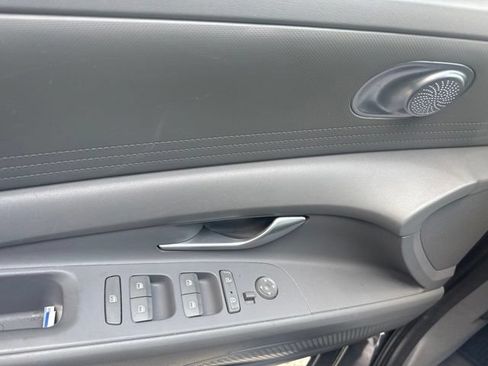 Used 2023 Hyundai Elantra SEL FWD image 12