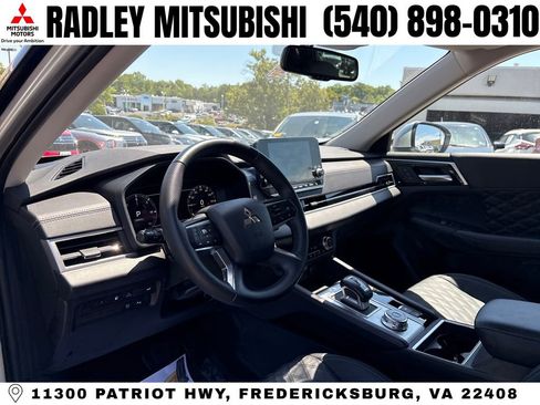 Used 2023 Mitsubishi Outlander SEL AWD/4WD image 4