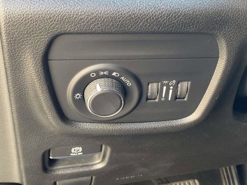 Used 2023 Jeep Grand Cherokee L Laredo image 20