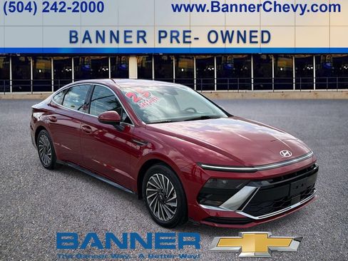 Used 2025 Hyundai Sonata SEL FWD image 2